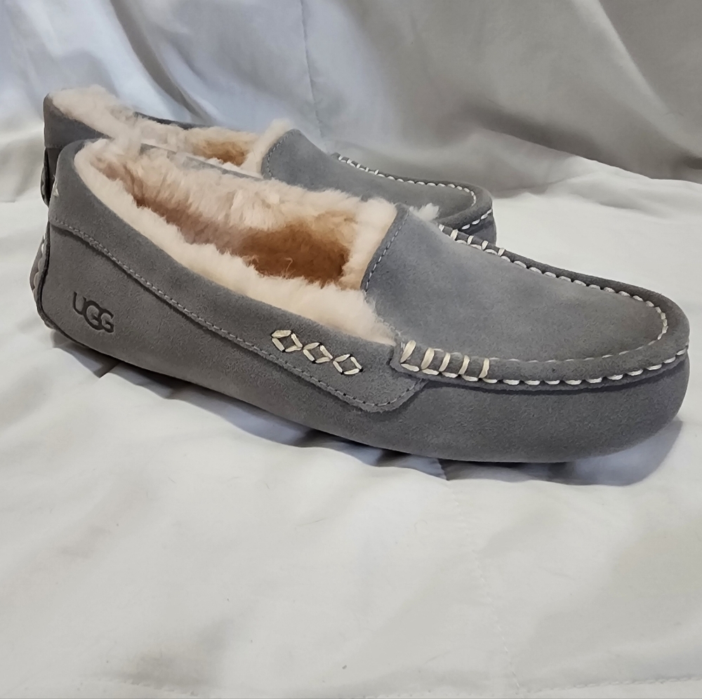 UGG Women's Ansley Light Gray Suede Moccasins